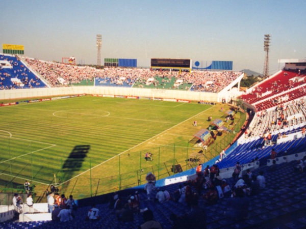 Estadio Defensores del Chaco